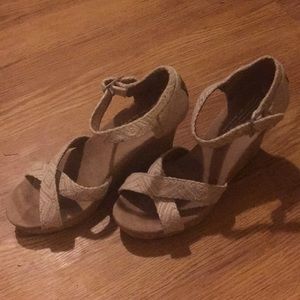 Toms wedges